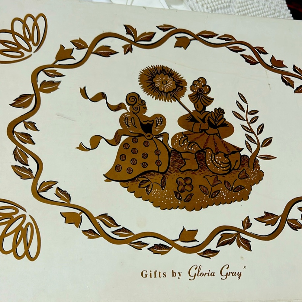 Vintage placemats and napkins in original box